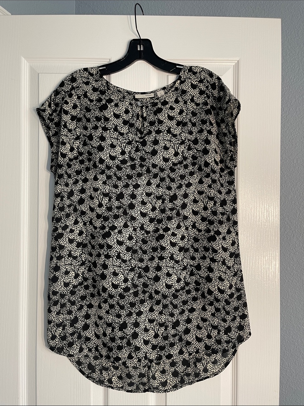 Halogen Black and White Printed Cap-Sleeve Blouse